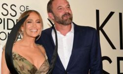 جينيفر لوبيز تلمع بجانب بن أفليك بإطلالة جمالية قوية